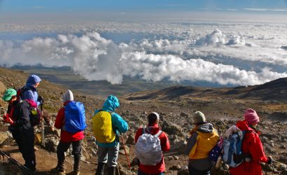 征服乞力马扎罗山：龙盖路线上的6天狂野之旅