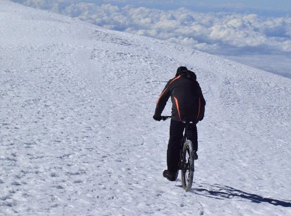 骑行征服乞力马扎罗山：6天基莱马自行车路线