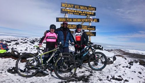 骑行征服乞力马扎罗山：6天基莱马自行车路线